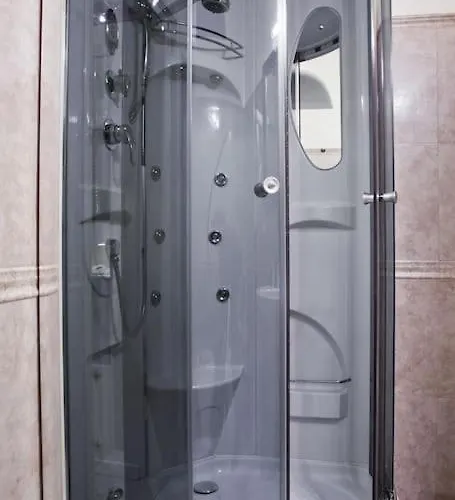 Modigliani Nocleg ze śniadaniem