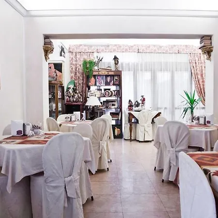 Modigliani ベッド・アンド・ブレックファスト 4*