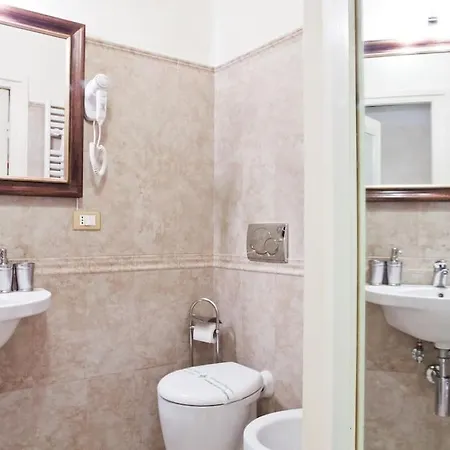 ベッド・アンド・ブレックファスト Modigliani 4*