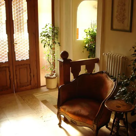 ベッド・アンド・ブレックファスト Modigliani フェラーラ