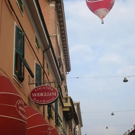 ベッド・アンド・ブレックファスト Modigliani